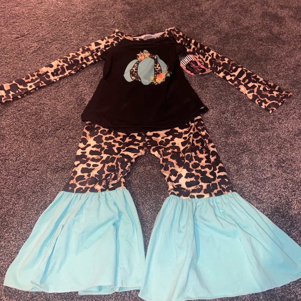 Fall pumpkin outfit
